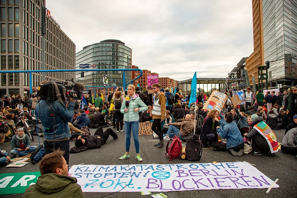 Streik Bei Tadano In Zweibruecken Mitarbeiter Kaempfen Um Ihre Zukunft Jpg.webp