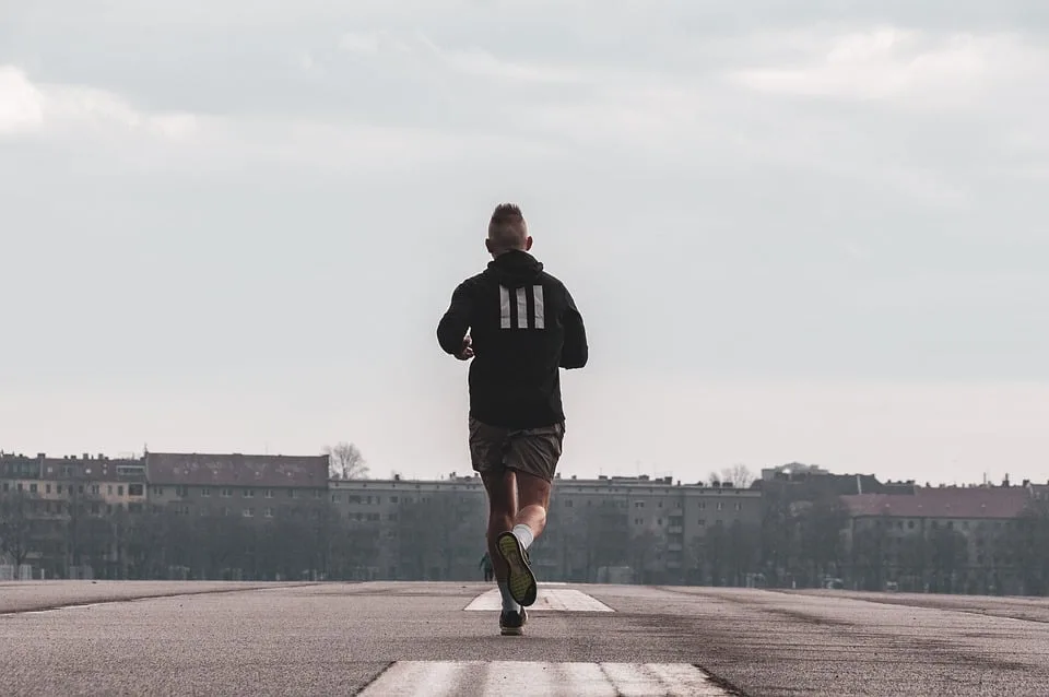 Tragoedie Beim Kiel Lauf Laeufer Stirbt Trotz Wiederbelebung Jpg.webp