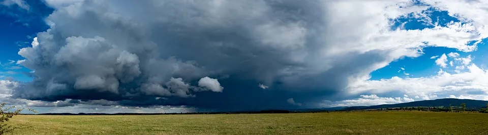 Unwetter In Bremen Feuerwehr Bewaeltigt Hunderte Notrufe Nach Starkregen Jpg.webp