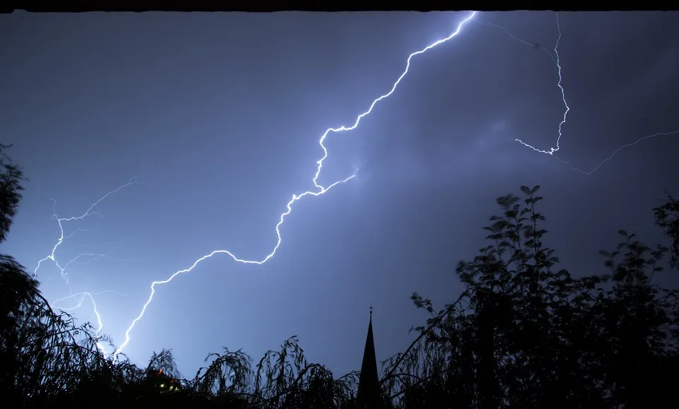 Unwetterwarnung Starkes Gewitter Droht In Rosenheim Und Traunstein Jpg.webp