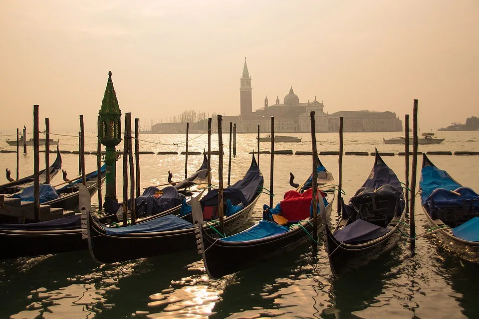 Venedig 2023 Almodovar Gewinnt Goldenen Loewen Mit Bewegendem Drama Jpg.webp