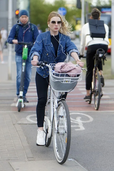 Verletzter Radfahrer Sturz Auf Nassen Boden In Herne Sorgt Fuer Jpg.webp