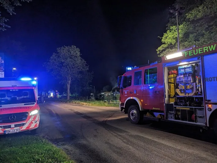 Vollbrand In Kleingartenkolonie Feuerwehr Rettet Weitere Lauben Jpeg.webp