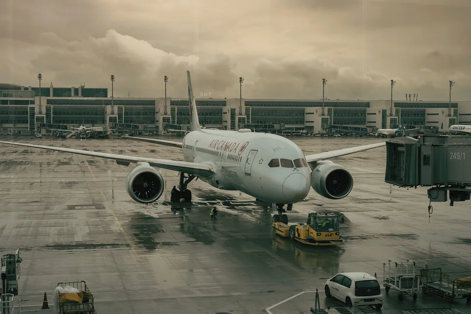 Wurfstern Am Hamburger Flughafen Bundespolizei Ermittelt Gegen Reisenden Jpg.webp