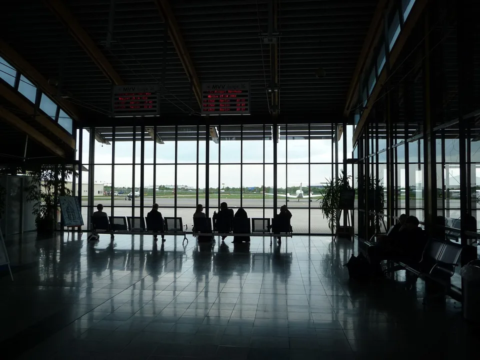 Airport 84240 960 720 Jpg.webp