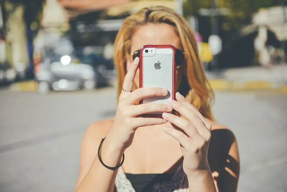 „dreissiger Diebstahl Trick Polizei Sucht Zeugen Nach Iphone Ueberfaellen Jpg.webp