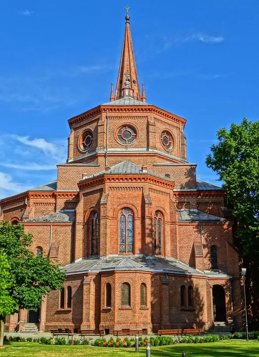 daili.atBesinnliche Klänge & Gemeinschaft: Adventsingen in St. PeterDas Adventsingen in St. Peter verbindet besinnliche Musik mit einem guten 
Zweck und unterstützt das Kinderkriseninterventionszentrum Spittal an der 
Drau..vor 8 Minuten