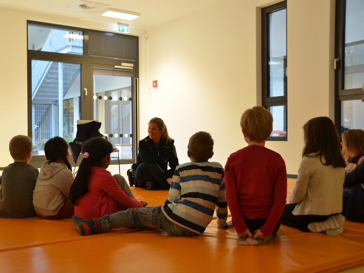 Bundespolizei begeistert über 600 Kinder beim Vorlesetag in NRW!