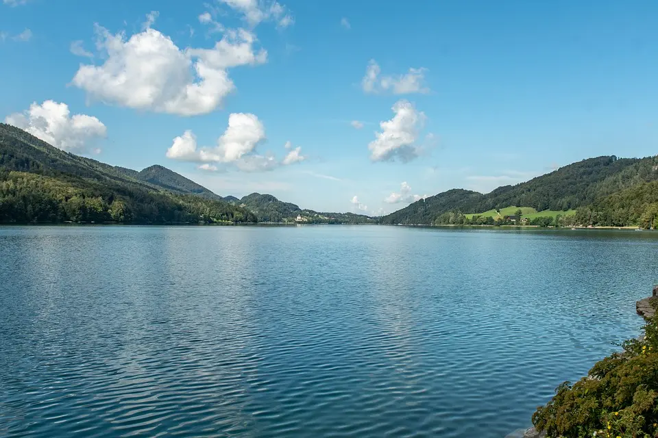 Salzkammergut-Rundblick - Aktuelles - Neuer EU-Kulturkommissar Glenn Micallef bei privatem Besuch vom Salzkammergut beeindruckt.