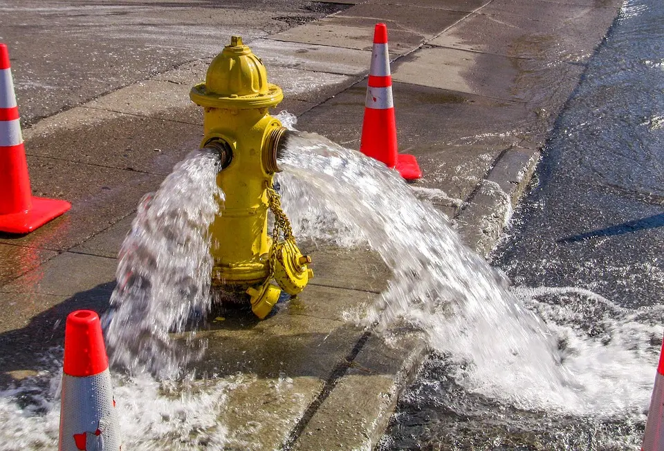 daili.atUnfall in Spittal: Pkw kracht gegen Hydrant und GartenmauerIn der Nacht auf Donnerstag krachte ein Elektroauto in Spittal an der Drau 
im Kreuzungsbereich Gartenstraße/B100 gegen einen Hydranten und eine 
Gartenmauer..vor 23 Minuten