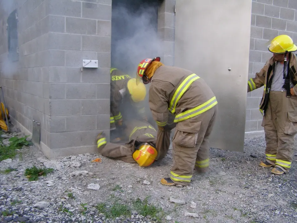 MeinBezirk.atErfolg: Gemeinsame Feuerwehr-Ausbildungsprüfung in MartinsbergDie Abschlussprüfungen wurden erfolgreich gemeistert. MARTINSBERG. Die 
Feuerwehren des Unterabschnittes 2 (Gutenbrunn, Kirchschlag und 
Martinsberg) führten....vor 14 Minuten