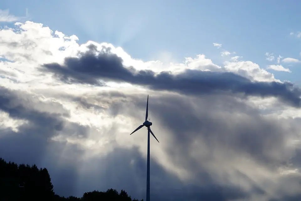 MeinBezirk.atDächer, Parkplätze, versiegelte Flächen: Bewilligung auch für große 
PV-Anlagen nicht mehr nötigDer Wegfall von Bewilligungspflichten im Bereich erneuerbarer Energien soll 
die Energiewende beschleunigen und die Landesverwaltung entlasten. OÖ..vor 16 Minuten