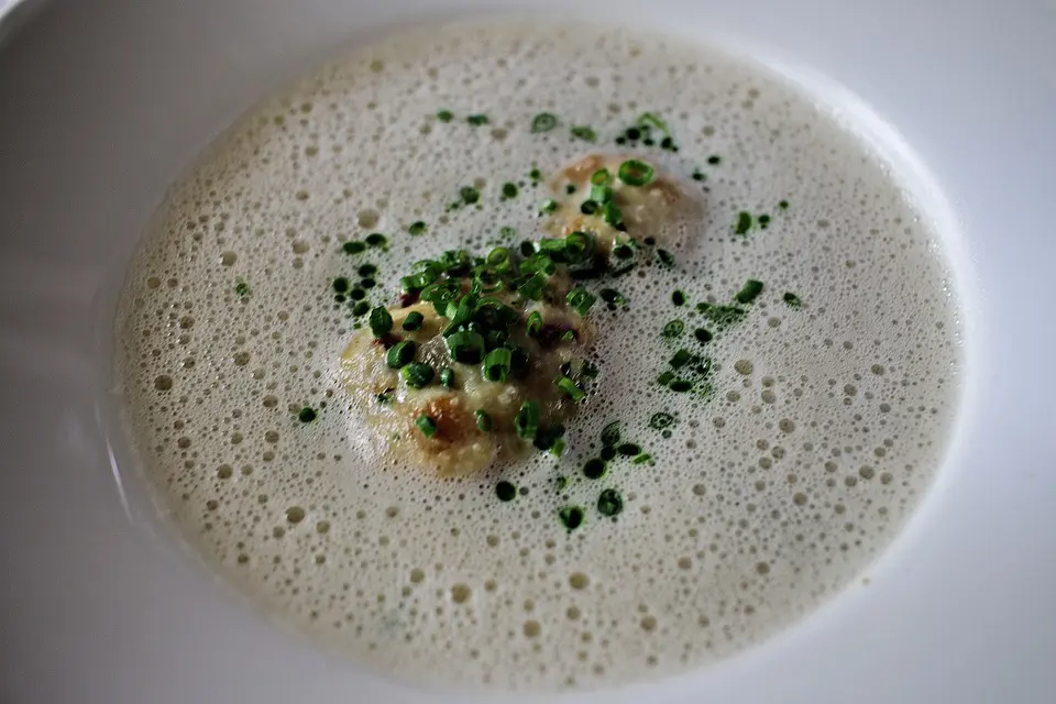 Genuss für den guten Zweck: Salzburger Bratwurst hilft Bedürftigen