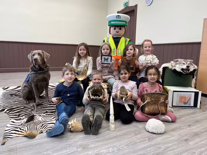 Tierischer Unterricht: Zollhund Nabou begeistert Vorschulkinder in Schöffengrund!