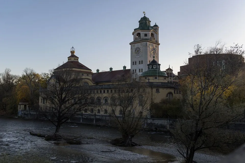 Waidhofen/Thaya - Keine Segnung bei Hallenbad-Eröffnung: Waldhäusl kritisiert Vorgehen