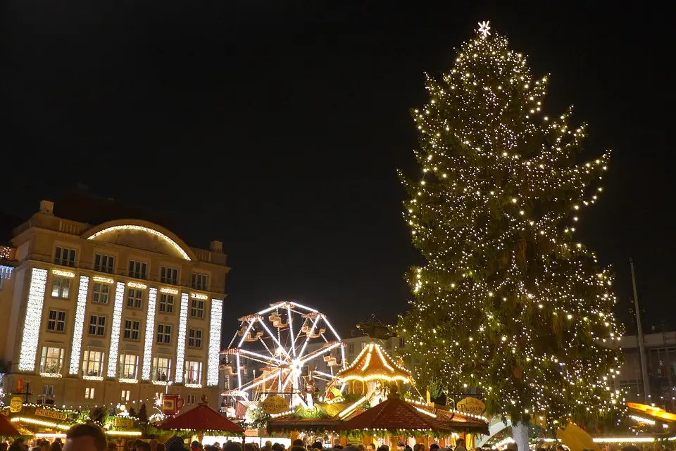 MeinBezirk.atMarktstände und Live-Musik: Weihnachtsmarkt am Voitsberger HauptplatzLive-Musik und Stände mit kulinarischen sowie kunsthandwerklichen 
Besonderheiten locken wieder zahlreiche Gäste zum Voitsberger 
Weihnachtsmarkt. VOITSBERG..vor 55 Minuten