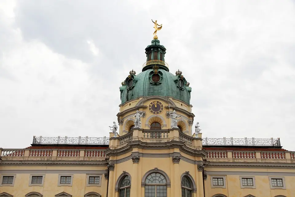 Wiener Porzellanmanufaktur: Erster Weihnachtsmarkt im Schloss Augarten