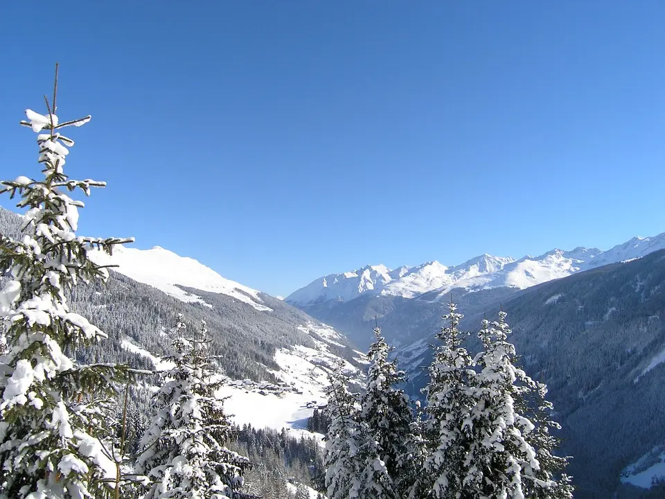 MitarbeiterInnen- und Nachwuchsförderung in der Wintersaison 2024/25