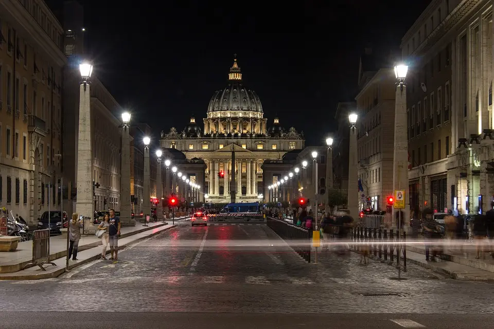 Pope Francis urges priests to guard against spirituality that stokes divisions