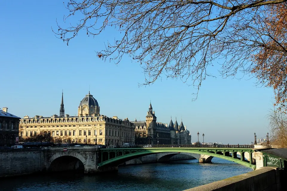 Stowaway who boarded Delta flight to Paris will return to the US accompanied by marshals