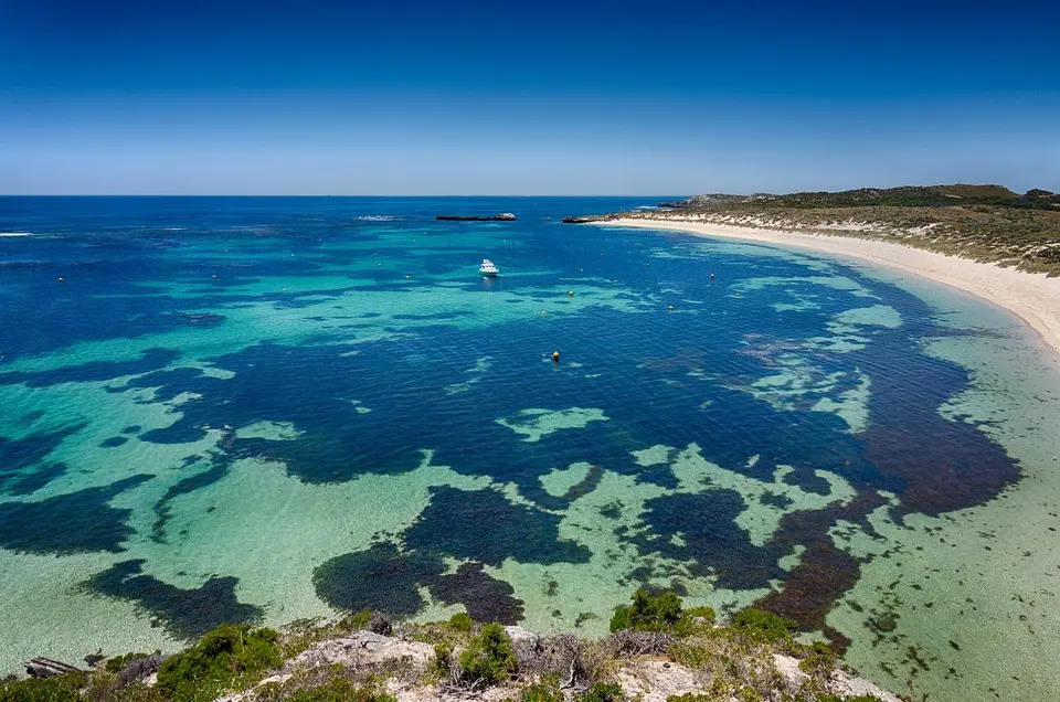 A seaplane crashes off Australia’s Rottnest Island, killing 2 tourists and the pilot