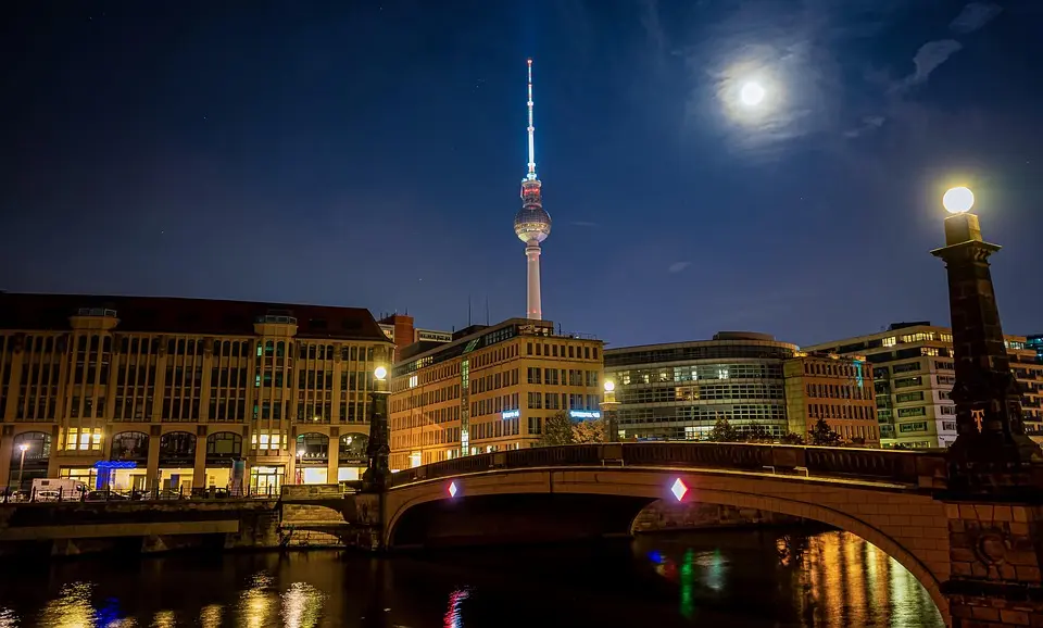 Berlin police searching for suspect after Holocaust memorial incident