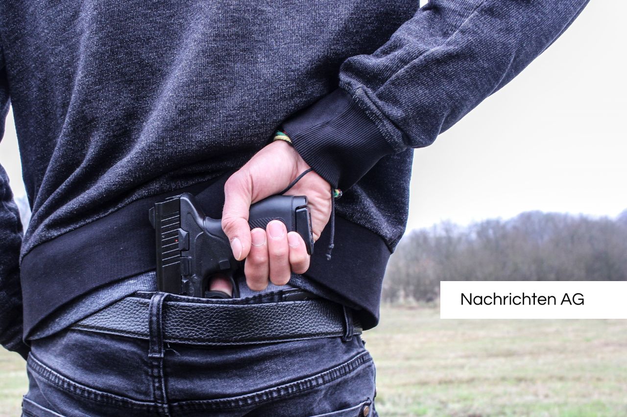 Am 5. Februar 2025 brach ein maskierter Täter mit brachialer Gewalt in eine Tullner Trafik ein. Die Polizei untersucht mögliche Zusammenhänge mit einem vorherigen Einbruch.