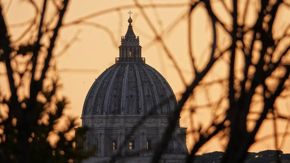 Unclear how long the Pope will stay in hospital, Vatican says