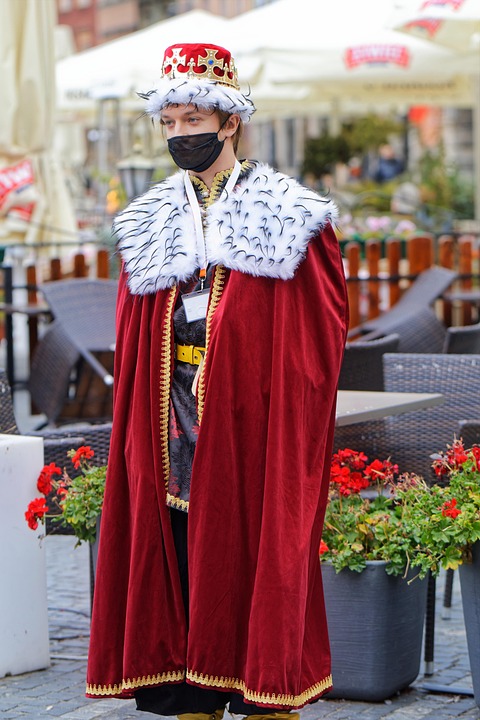König Charles legt Kranz zum 80. VE Day Jubiläum im UK