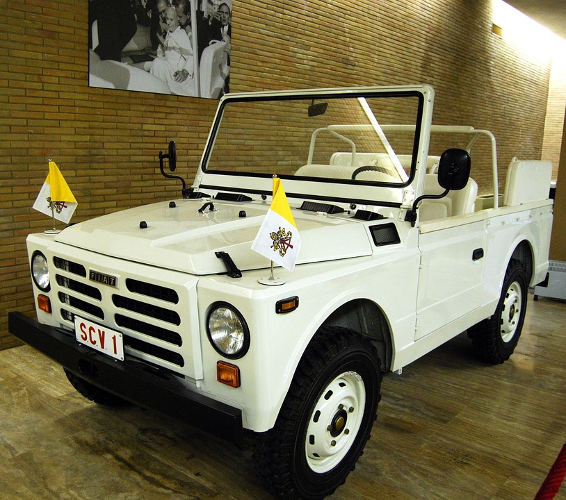 Papamobil von Papst Franziskus wird Gesundheitsklinik für Kinder in Gaza