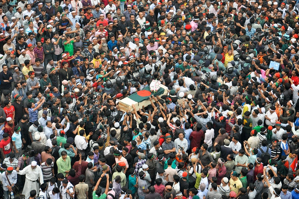 Was ist es, wenn nicht ein Kriegsverbrechen? Ehemaliger israelischer PM zur Gaza-Krise