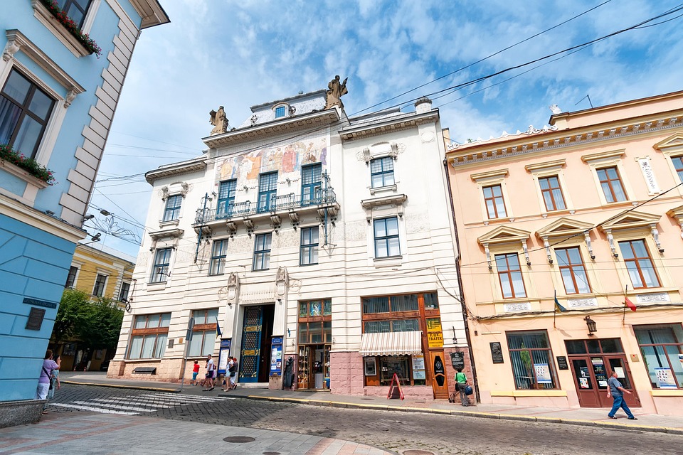 Ukraine startet Großoffensive gegen russische Luftwaffenstützpunkte