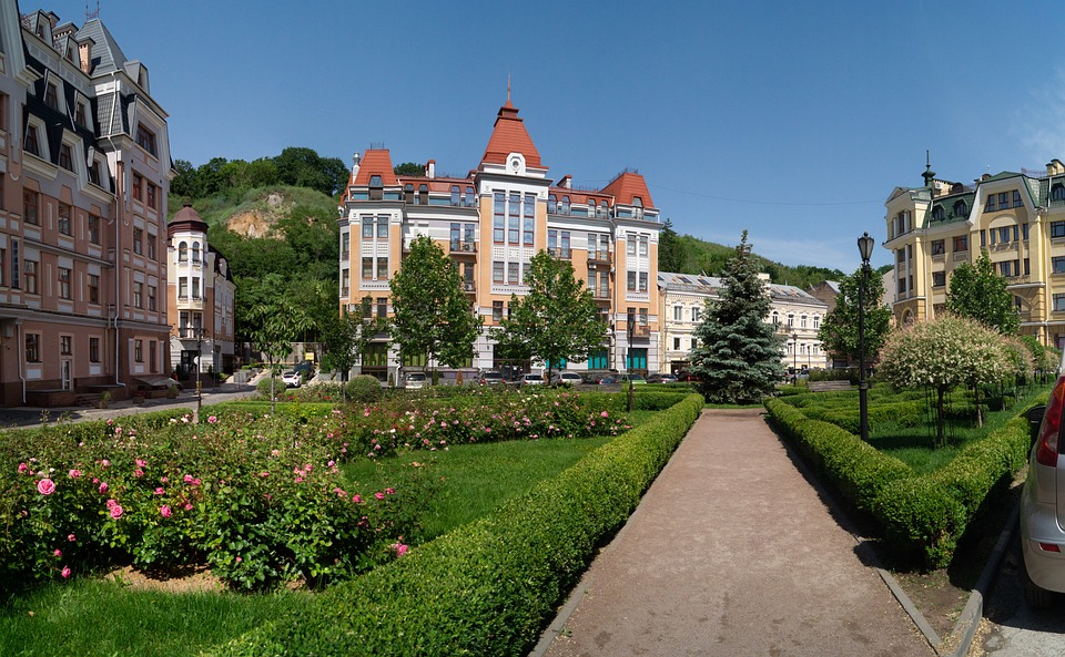 Ukrainische Drohnenangriffe: Mutige David-gegen-Goliath-Attacken auf Russland