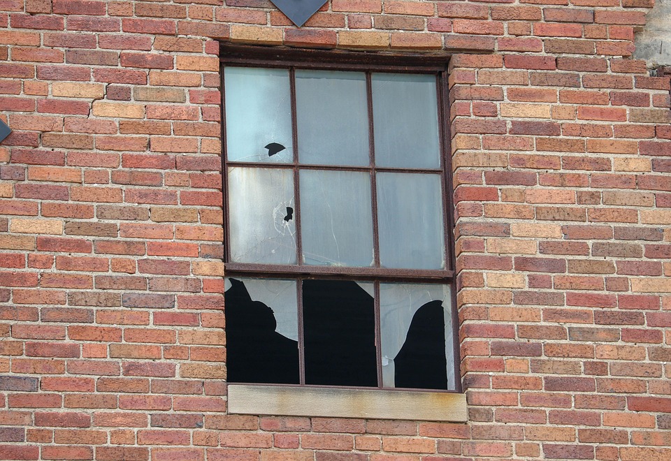 Großbrand zerstört Tomorrowland-Hauptbühne vor Festivalstart