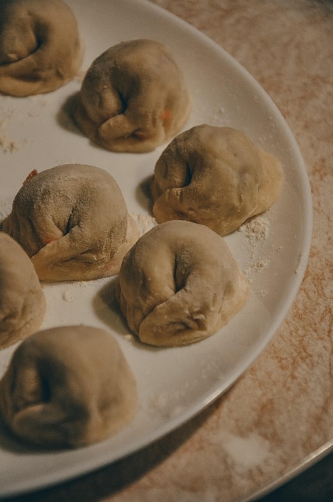 Russische Raketen treffen Ukraine, während Kiews Drohnen Moskau stören