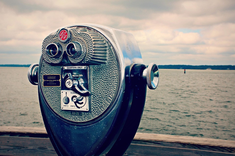 Zuschauer bei Tour de France von INEOS-Grenadiers Teamauto erfasst