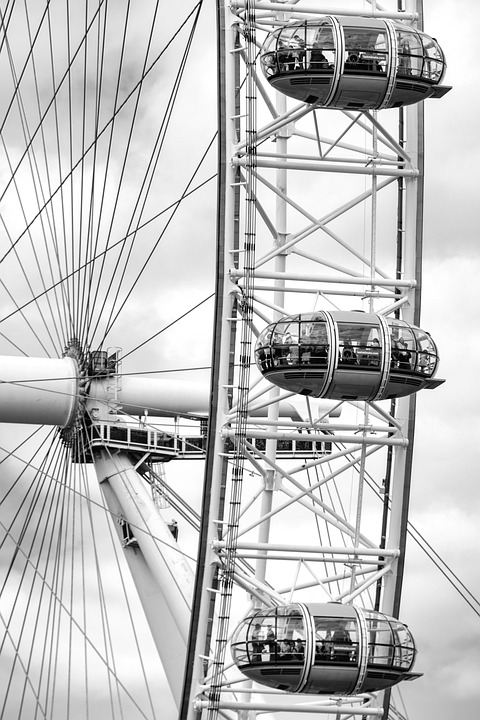 Brite von Lawine in Tirol verschüttet: Nur eine Hand ragt aus dem Schnee!