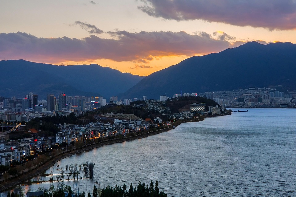 Chinas Robotersport-Hype bringt humanoide Roboter ins Zuhause