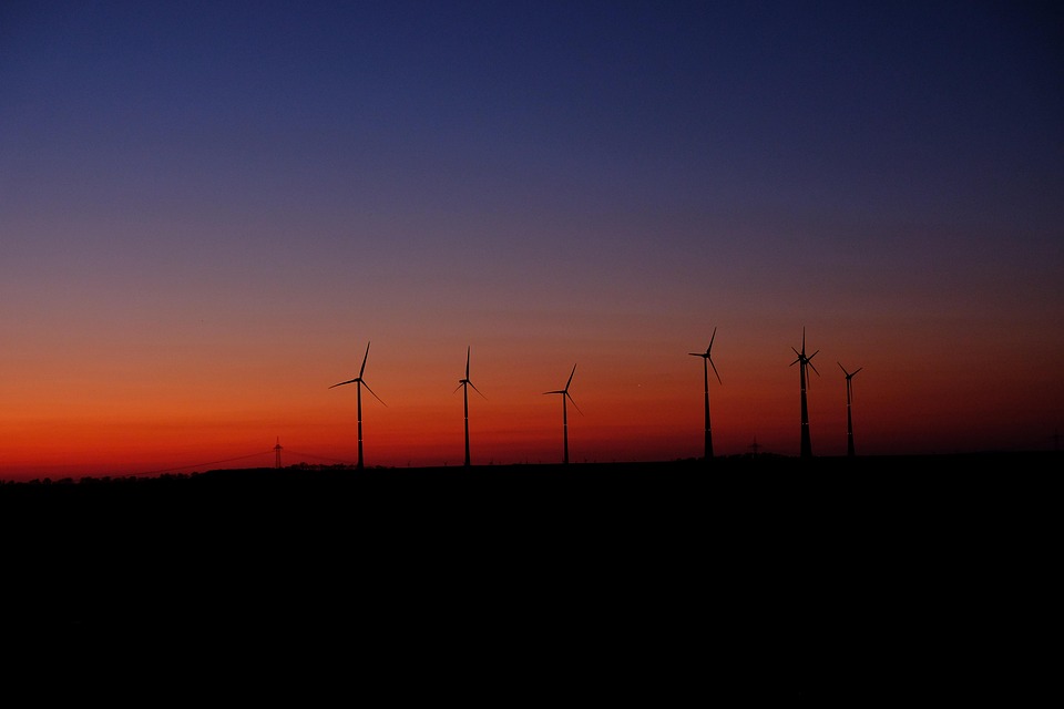 Erneuerbare Energie: Windparks stabilisieren Schleswig-Holsteins Stromnetz!