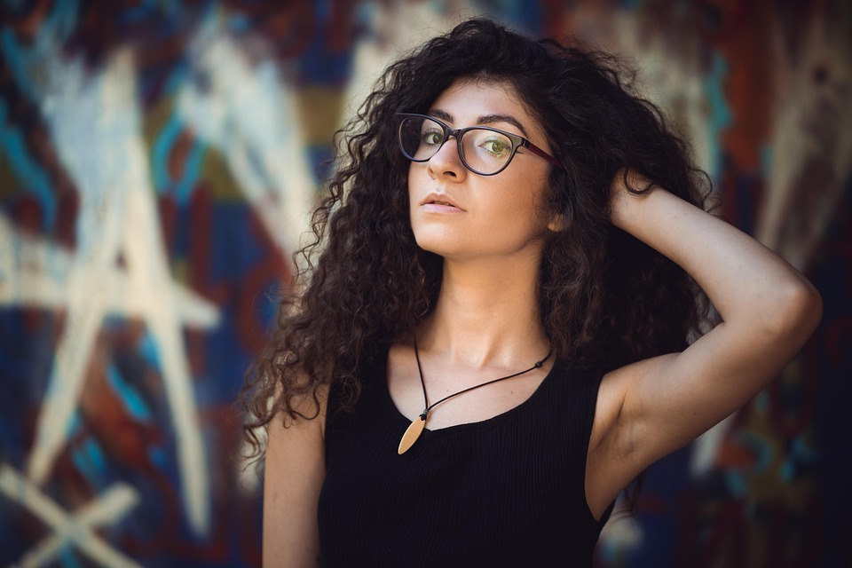 Fahrzeugcrash auf A2: 20-Jährige nach Seitenaufprall eingeklemmt!