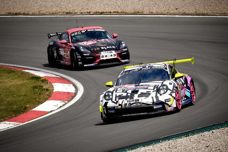 Garagenbrand in Buchkirchen: Schnell unter Kontrolle – Zwei Verletzte!