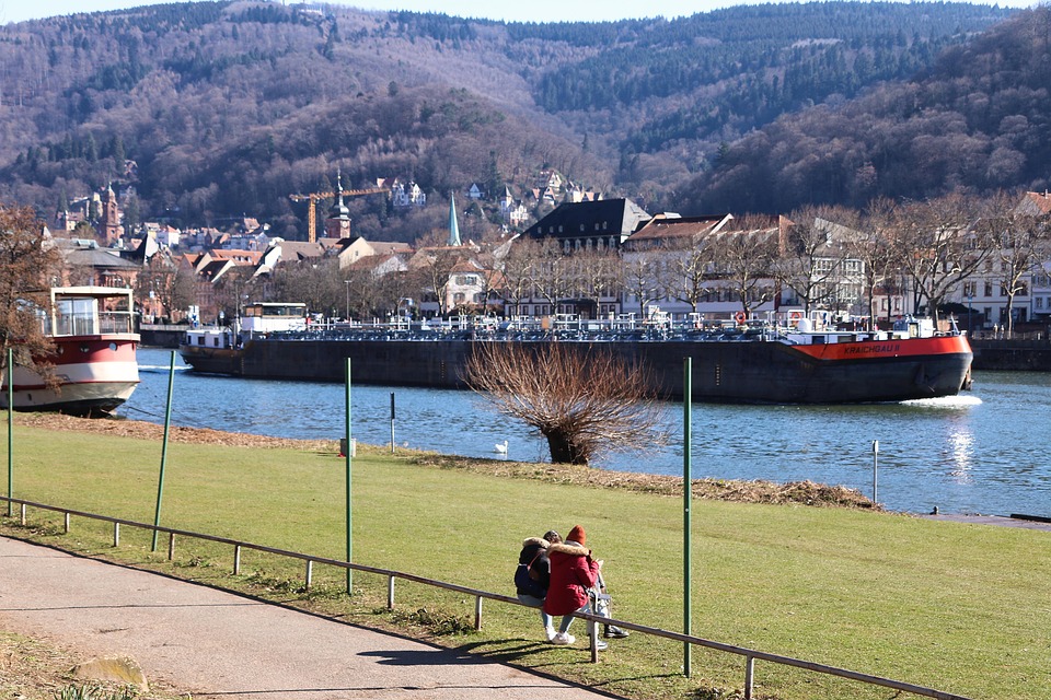 Heldentat in Baden: Feuerwehr rettet bettlägerige Frau aus Flammen!