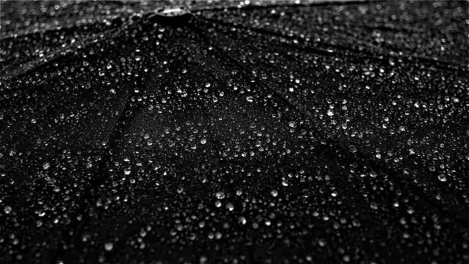 Skitrend sorgt für Chaos: So skifahren Hobbyisten ohne Schuhe!