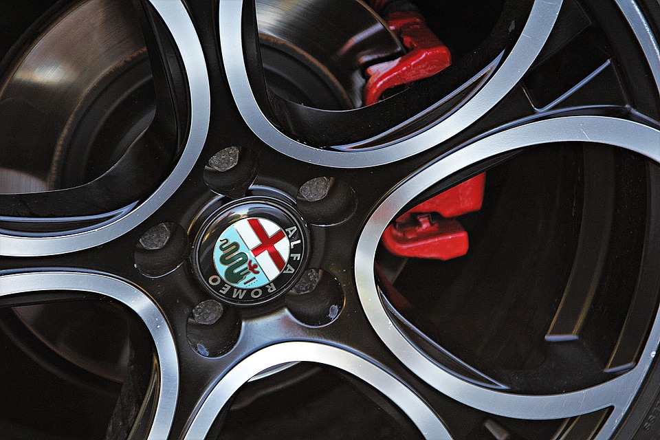 Sommerreifen bei Schnee: Italiener verunglückt auf der A2 in Villach!