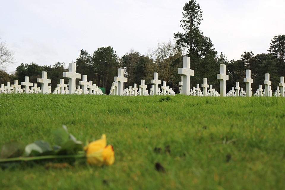 Trauer und Wettkampf: Skirennen in Crans-Montana trotz Tragödie
