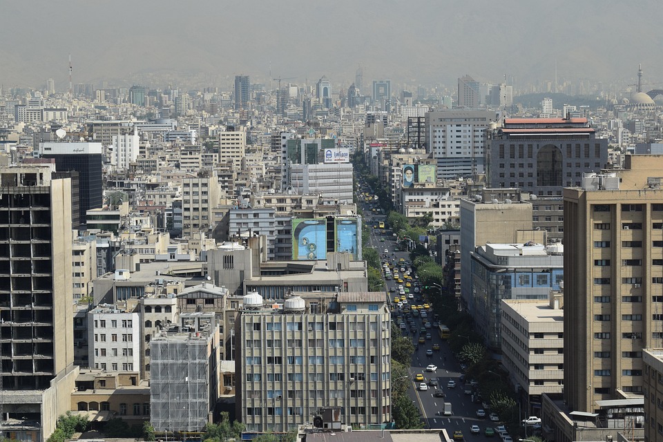 Trump warnt Iran: „Grosse Flotte auf dem Weg – Diplomatie oder Krieg?“