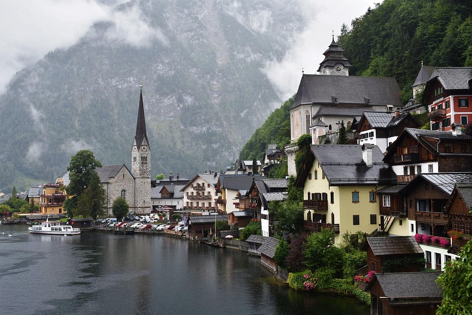 Winterchaos in Österreich: Glätte und Unfälle prägen den Verkehr!