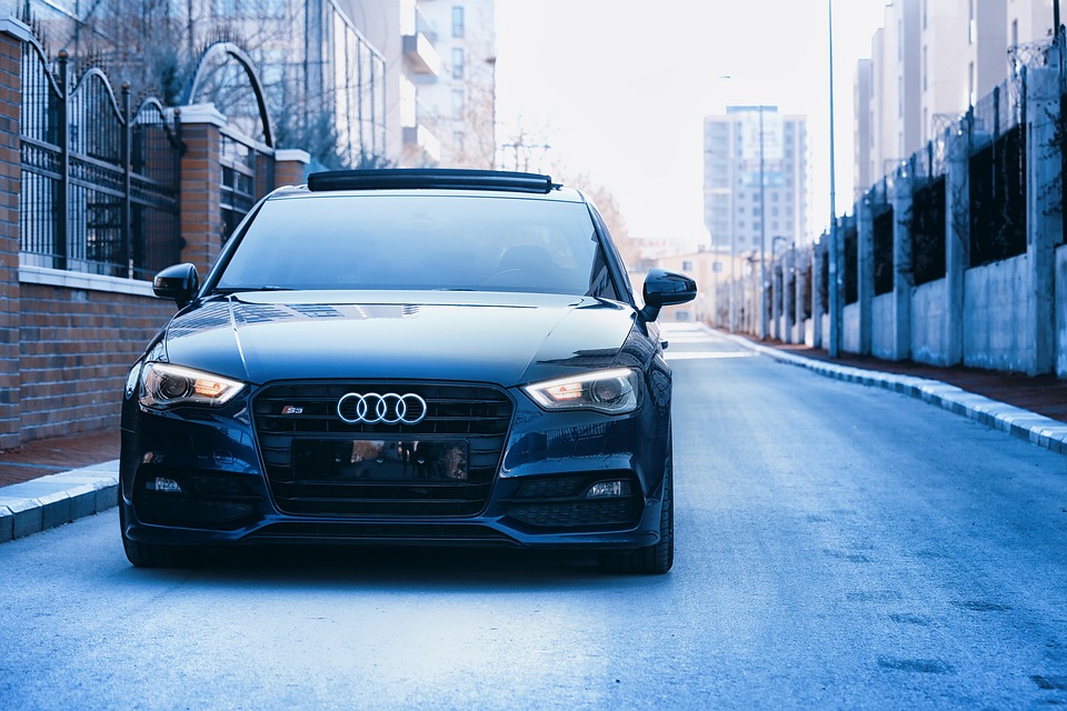 Auto rollt in die Wimitz: Dramatischer Einsatz der Feuerwehr!