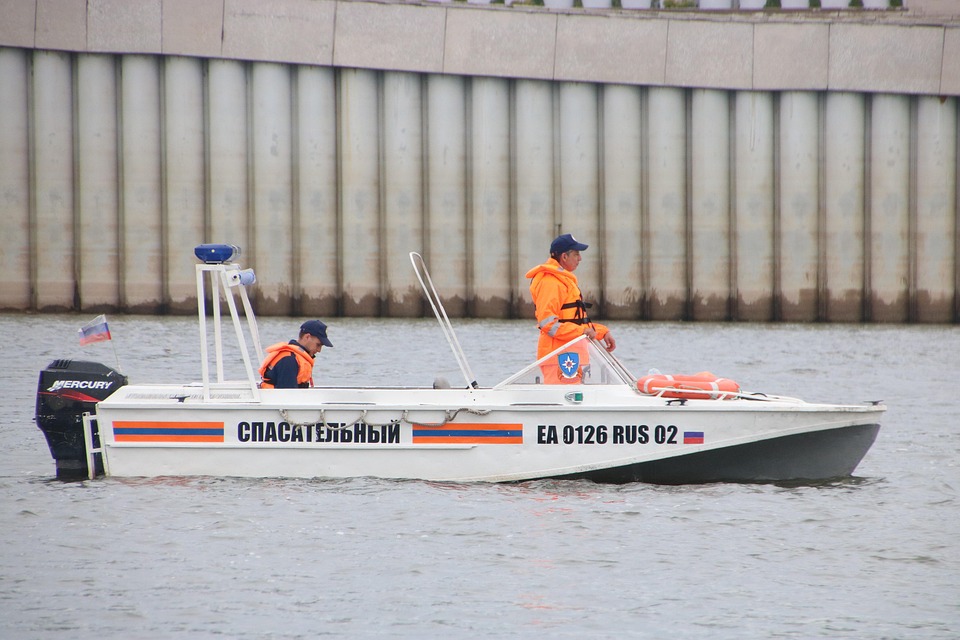 Balkonbrand in Hannover-Mittelfeld: Retter bringen Bewohnerin in Sicherheit!