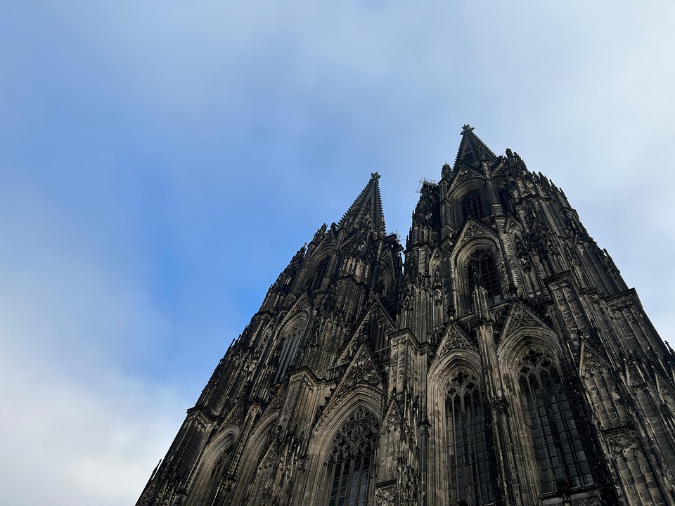 Domen Prevc triumphiert in Willingen – ÖSV-Springer enttäuschen!